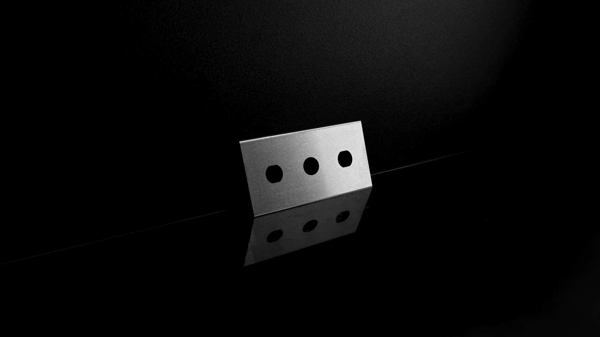 Tungsten Karbür mü, HSS mi? Film Dilmede Doğru Malzeme Seçimi